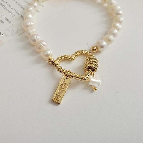 Ivory Pearl Stretch Bracelet - Picture 5 of 13